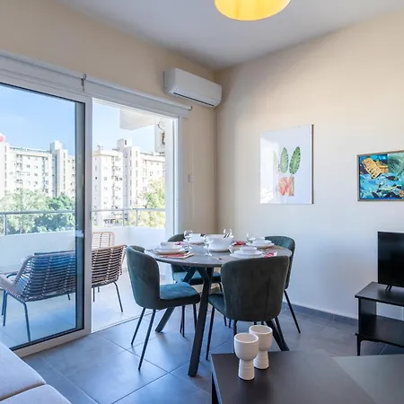 Sapphire's 2-bedroom In Apartamento Lárnaca