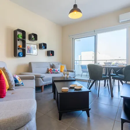 Sapphire's 2-bedroom In * Larnaca