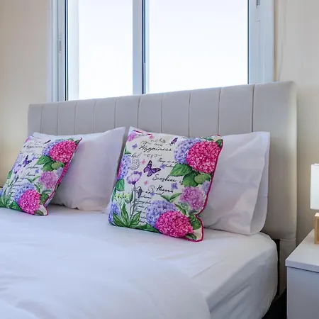 Apartmán Sapphire's 2-bedroom In Larnaca